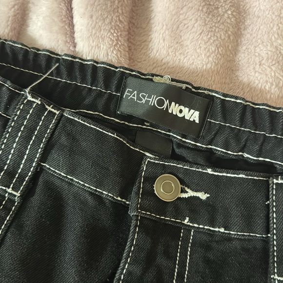Fashion Nova- Petite Give Me A Break Cargo Carpenter Jeans - Black- Size 9 - Picture 2 of 3